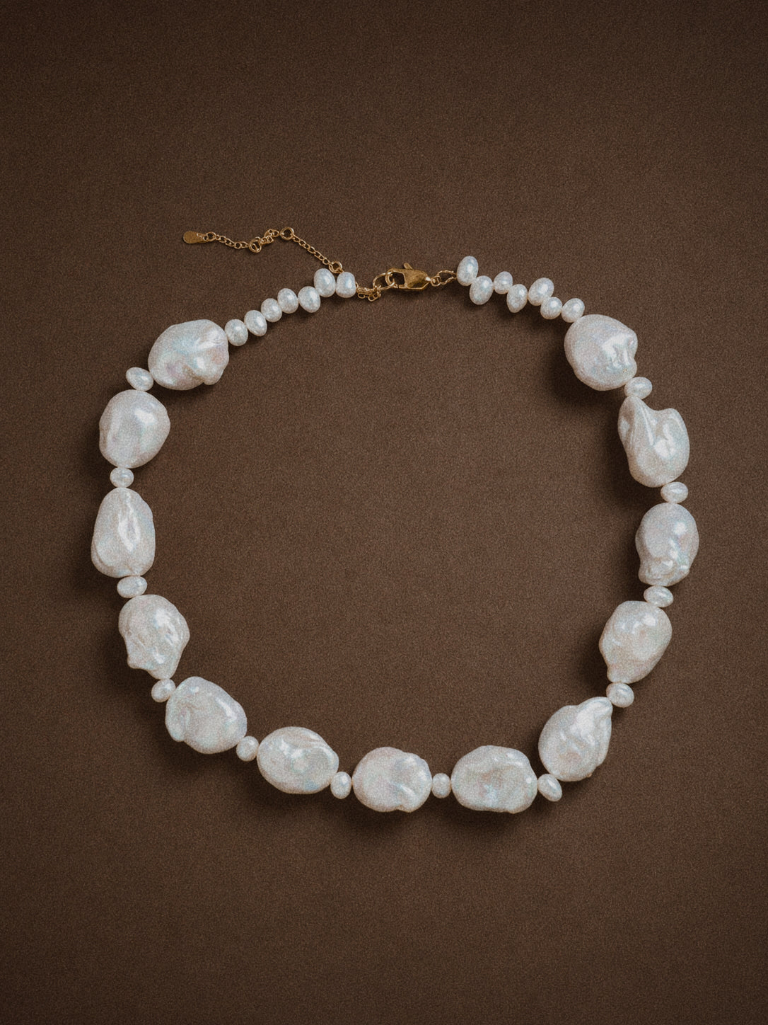 Collar Le Baroque de perlas barrocas, Julietas